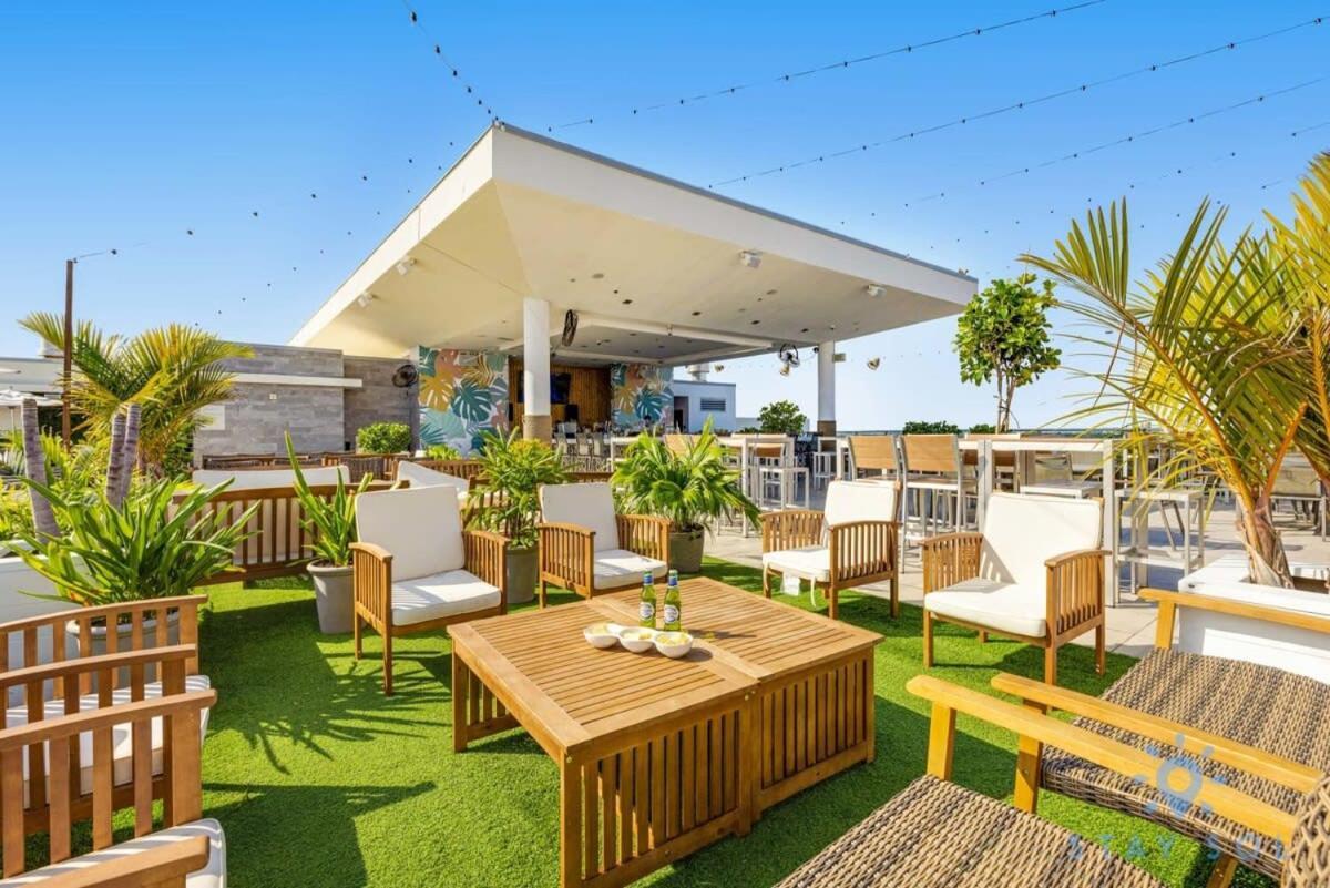 Lx Oasis Beachfront-Rt Infinity Pool Hollywood Esterno foto